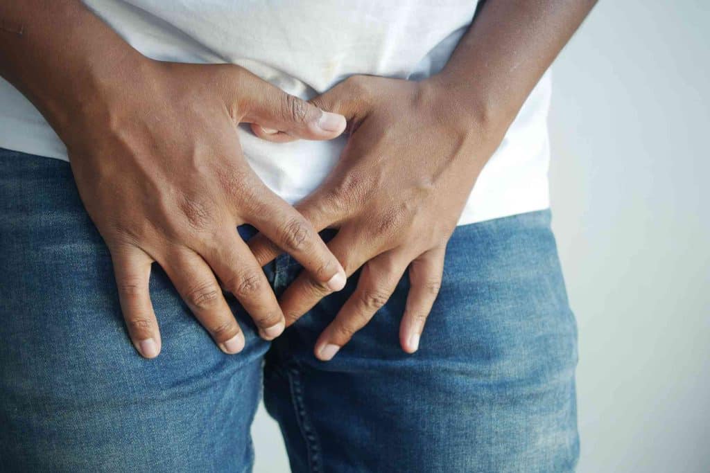 genital eczema itching